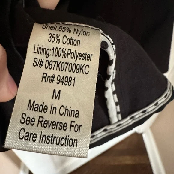 Stylish Black Trench Coat - Picture 4 of 4